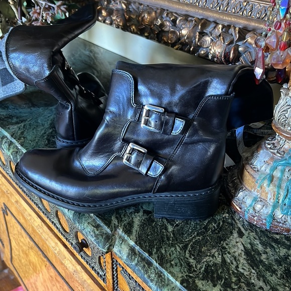 Charles David boots 👢 - Picture 6 of 12